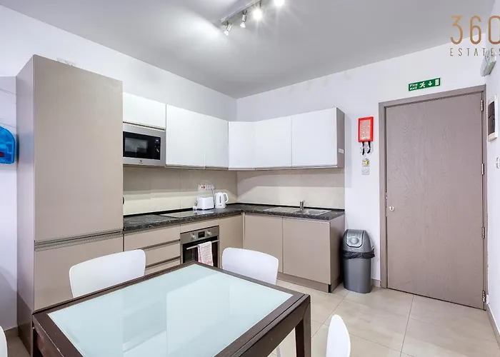 Daire Live Where Malta Comes Alive, 2br In Paceville By 360 Estates *